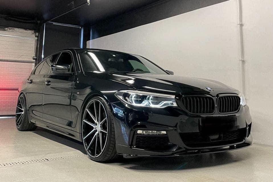 BMW 5-serie 520d M-SPORT / AUTOMATIQUE / WEB / ATTELAGE/ H/K / TOIT OUVRANT / 2017 /// 21.500€